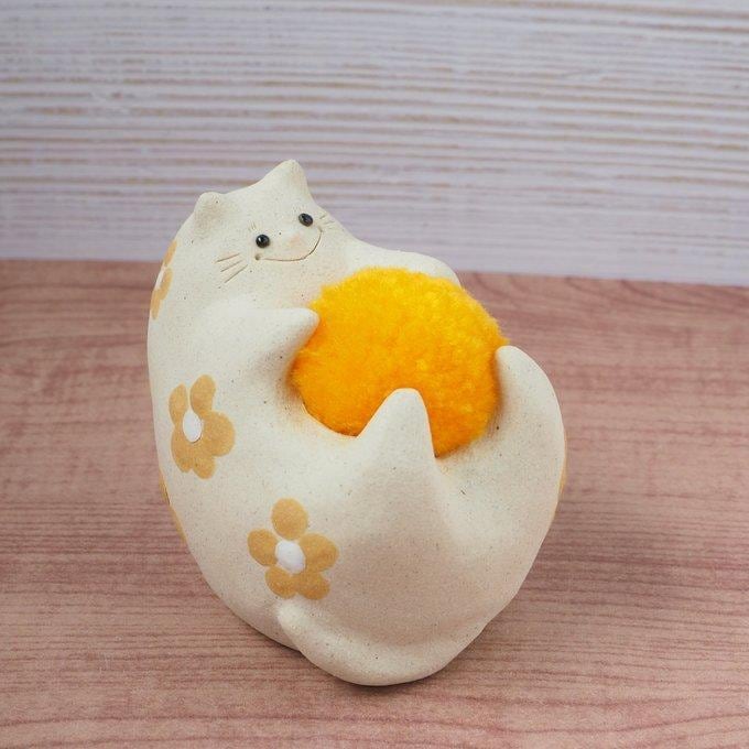 オリジナル陶器猫「ねこのひげ枕」 へそ天タイプ 親ねこ 黄花柄 | Dela猫