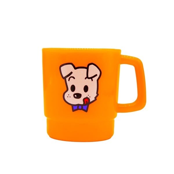 プラスチックマグカップ「原田治　オサムグッズ　ドッグ　犬　オレンジ」 - 画像1