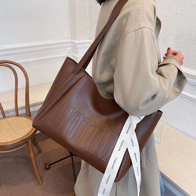 オータムウィンターショルダーバッグカジュアル レッド 秋物 冬物 トートバッグ Tiancai_Wing_Bag66849777986