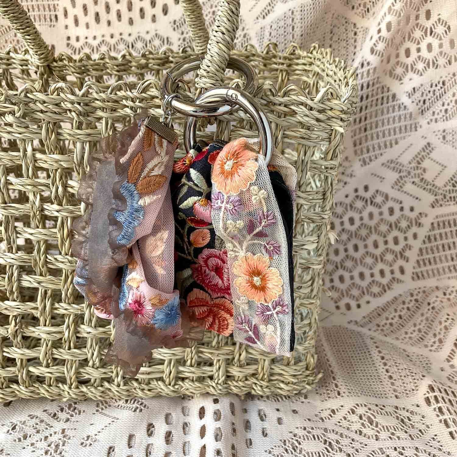 インド刺繍リボンのバッグチャーム | Dua-アクセサリーパーツショップ