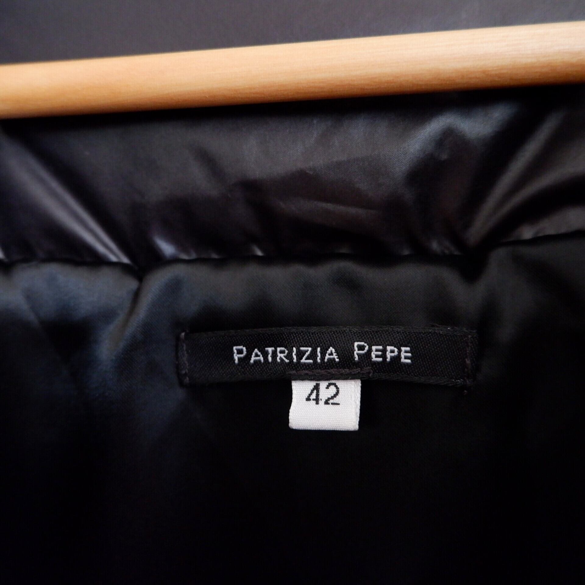 レディース42 パトリツィアペペ ボリューム襟 裾フリル フレア ダウンコート 黒 グースダウン