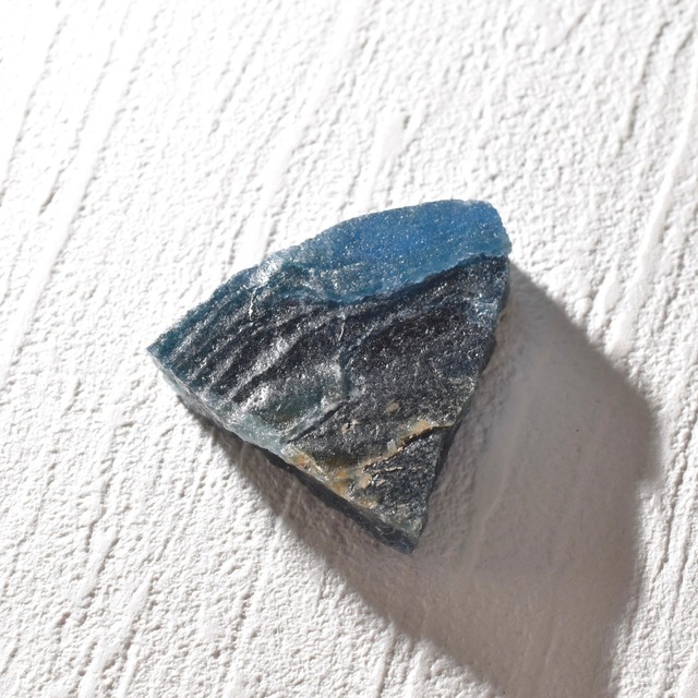 ブルーハライト（岩塩）原石 フランス産 BHG01