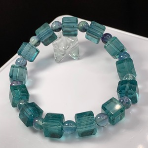f43大人気★ブルーグリーンフローライトキューブブレスレット