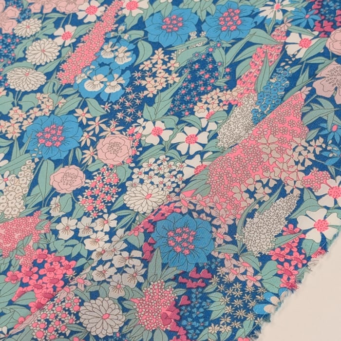 輸入 リバティ・ファブリックス タナローン Ciara シアラ ブルー地/ネオンピンク 約130×50cm