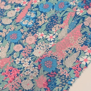 輸入 リバティ・ファブリックス タナローン Ciara シアラ ブルー地/ネオンピンク 約130×50cm