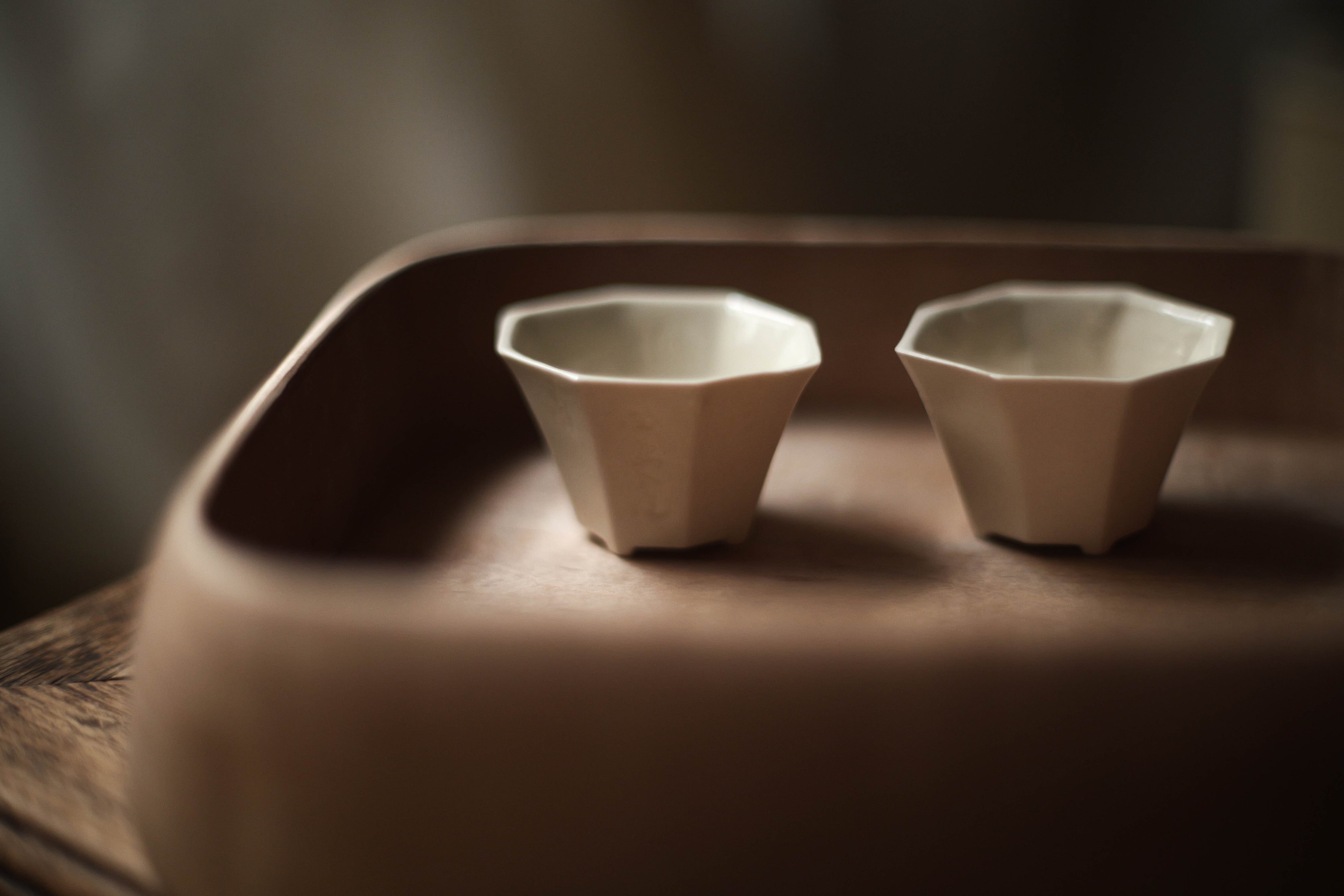 古徳化型・六角詩文杯「花香入酒樽」（満水容量約35cc） | 北白川糕糰店