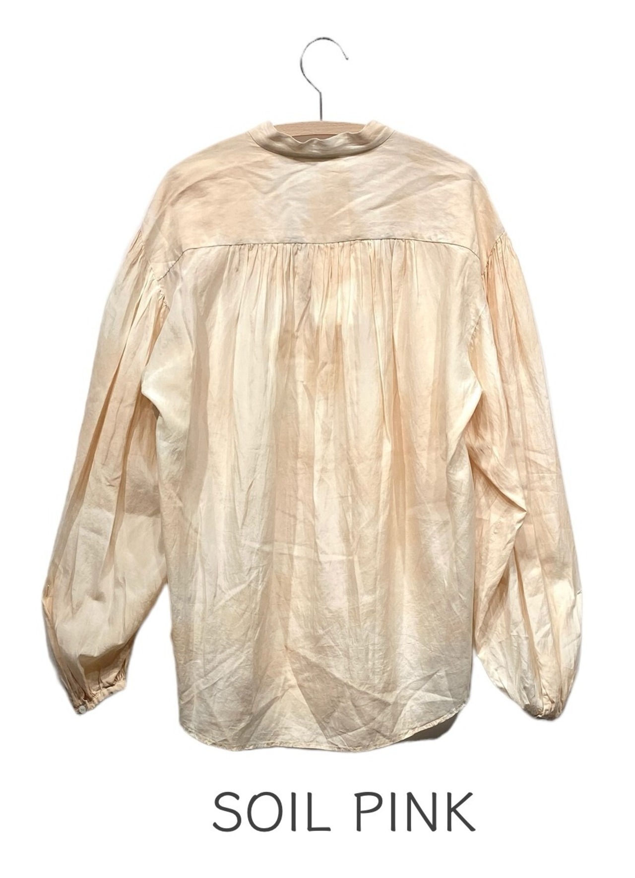 BLOUSE 082-3【沖縄炭、土ムラ染め×綿シルクギャザーブラウス】