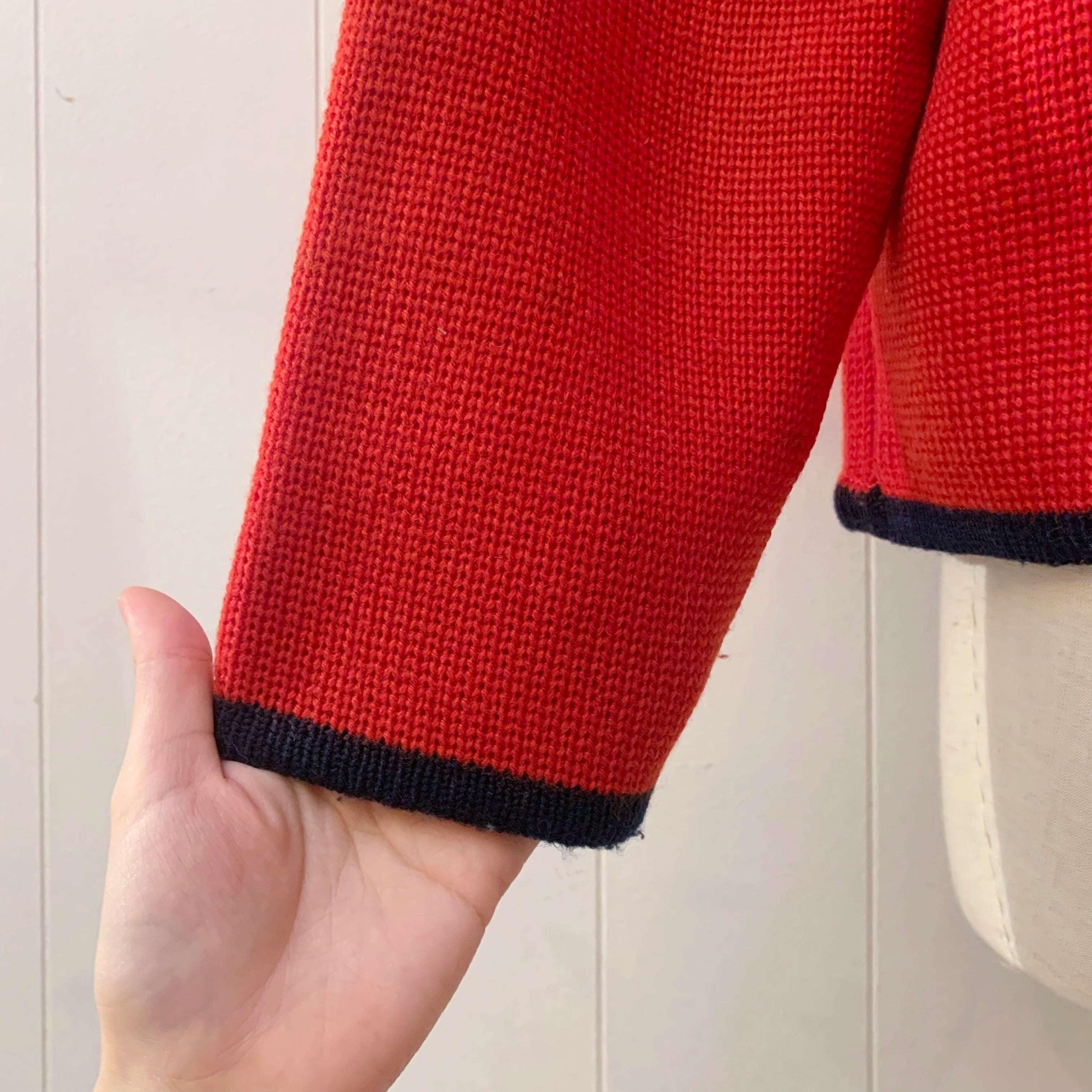 red × navy piping knit cardigan