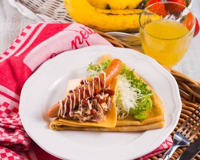 フランクツナピザ Wiener Tuna Pizza sauce