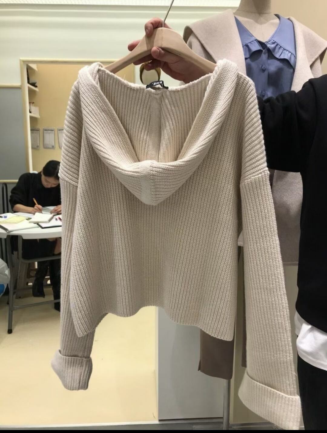 フーディーニット　AJ4Z4039-8202