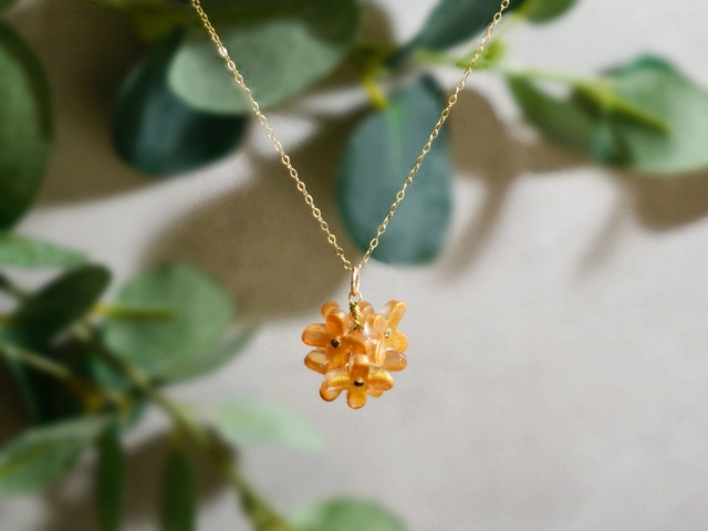 秋限定【14kgf ネックレス】金木犀の花束・オレンジ色の秋に咲くお花