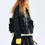 小花と流れるフリルのアート系クロップドジャケット 《i0814》