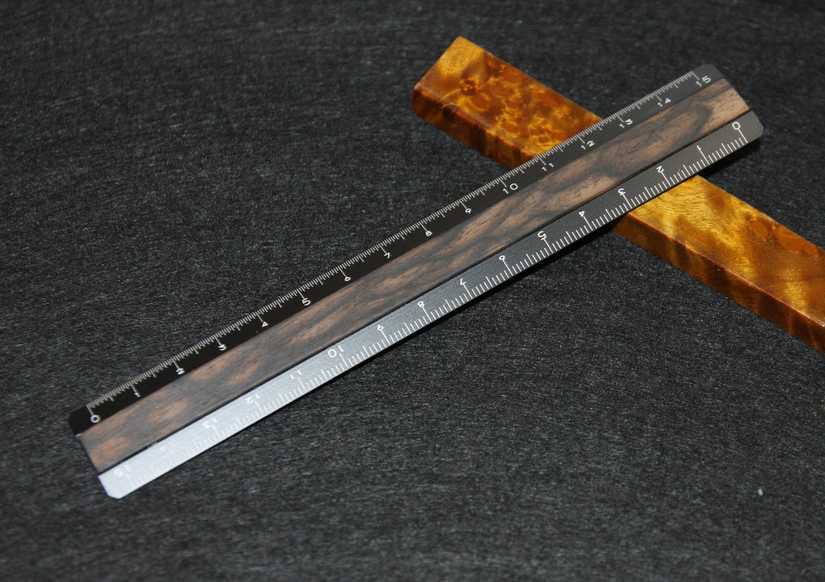 特上黒柿孔雀杢 カスタム定規 15cm 木材部厚め | YkU工房