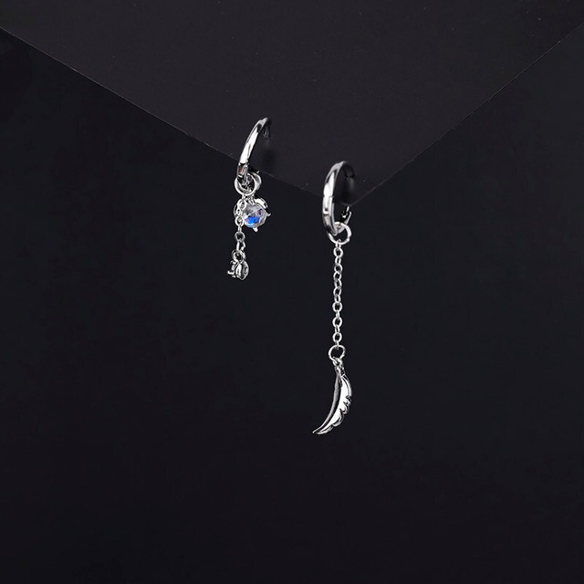 【LUNKシリーズ】★チャイナ風耳飾り★ ピアス 非対称 ペア 飾り物 アクセサリー 個性的 羽 デザイン性有り