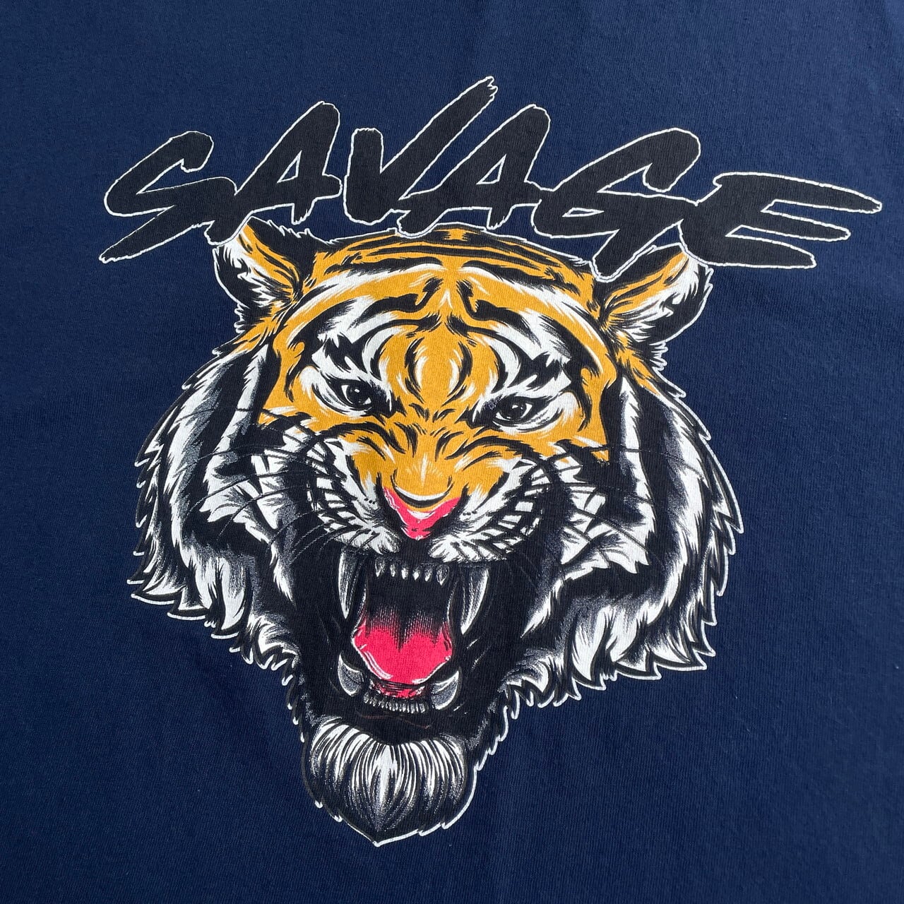 一匹の虎様　服Mサイズ SAVAGE トラ 虎 アニマル プリントTシャツ メンズXL 古着 動物
