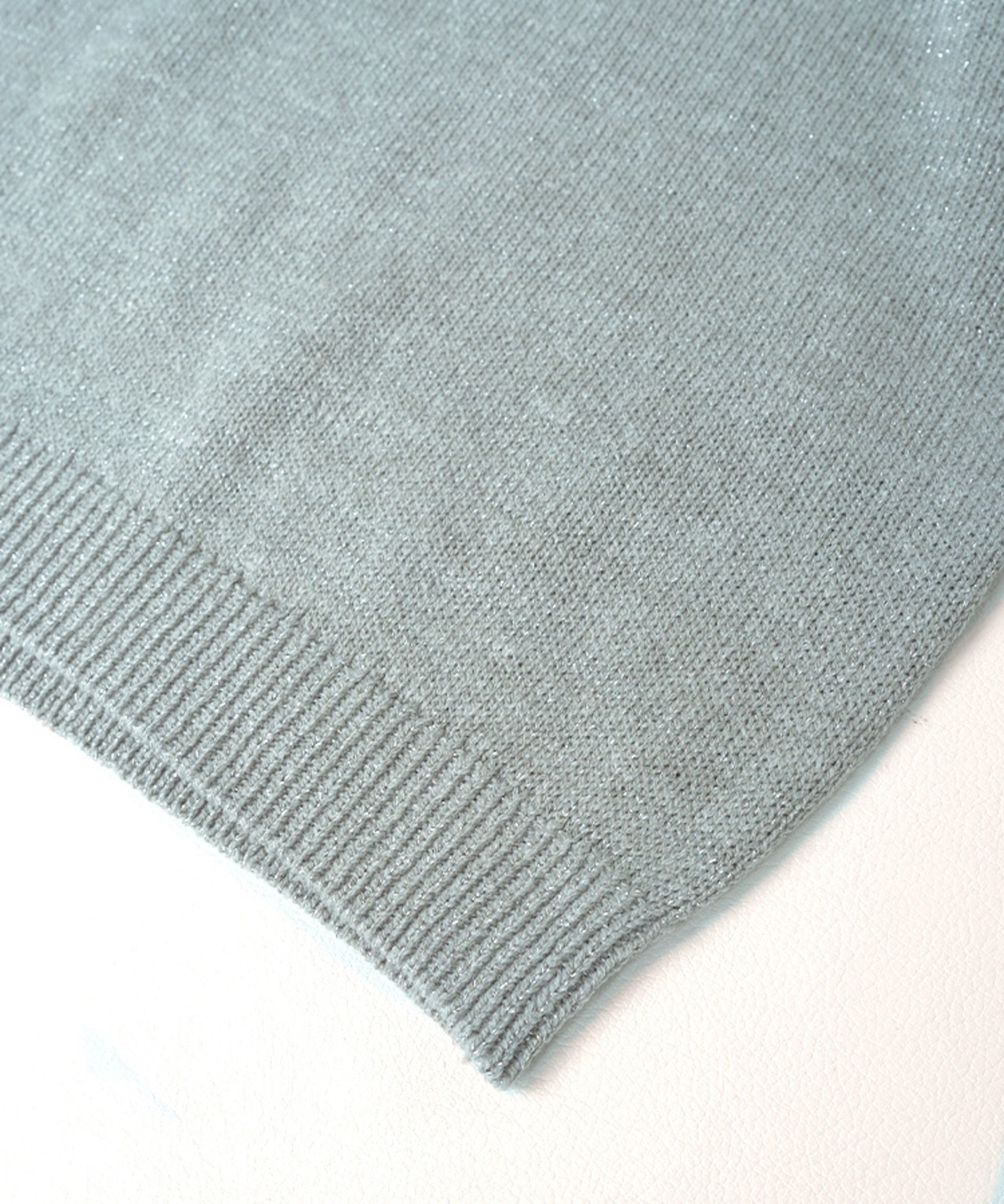VネックグリッターTOPS (BEIGE)　CQ-49025