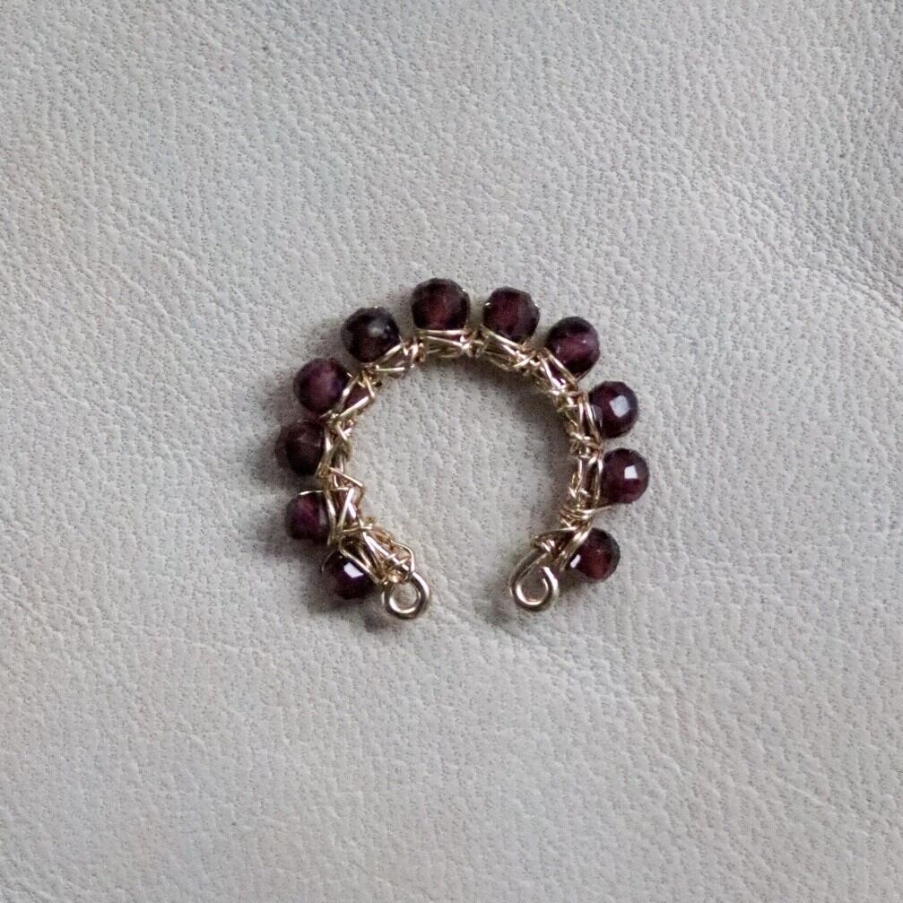 ‐ gemstone ear cuff - ガーネット 【1月誕生石】