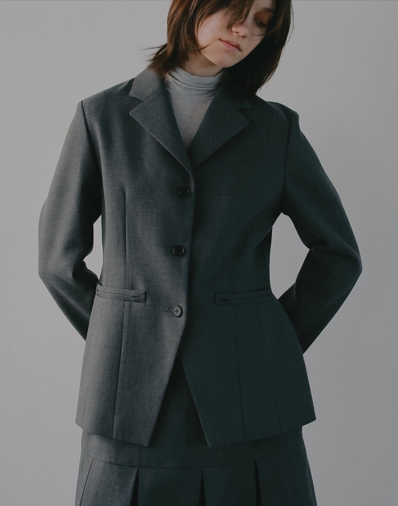 MANOF RUFFLE POCKET JACKET 2色展開