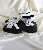 T字ストラップ ヒール付きローマサンダル