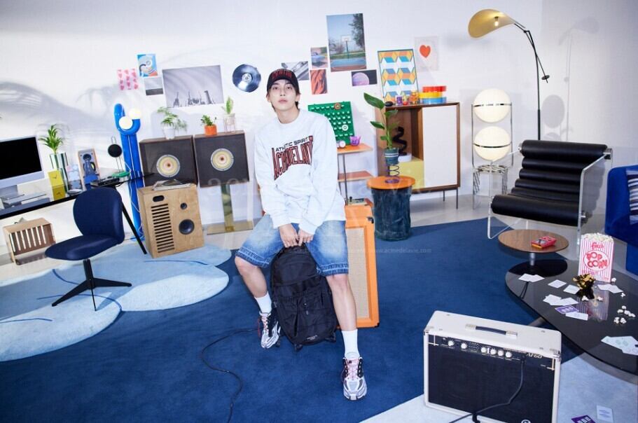 ☆SEVENTEEN ジョンハン 着用！！【ADLV】VARSITY LOGO EMBOSSING