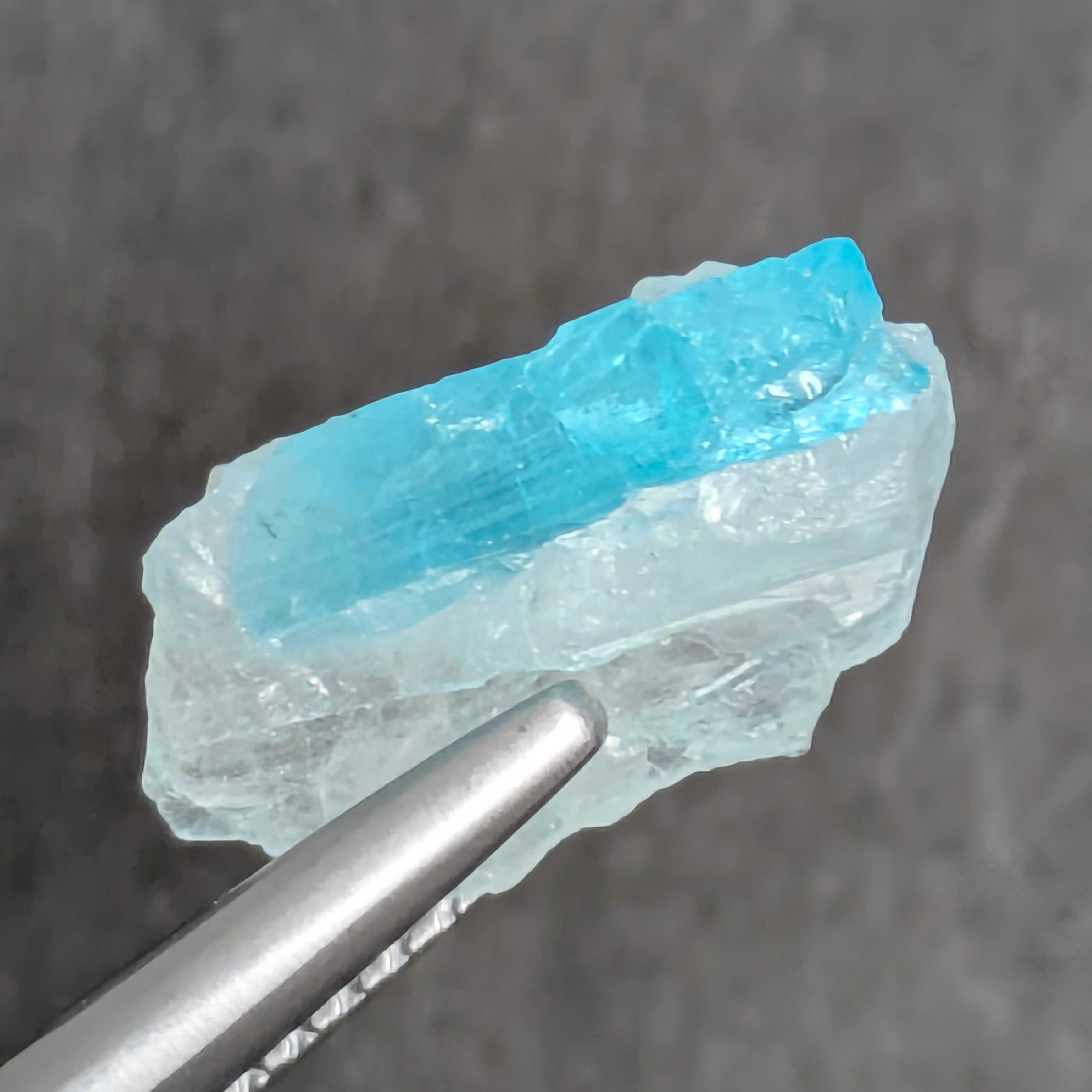 パライバトルマリン原石 ブラジル・パレーリャス産【2.3ct】PRO207985