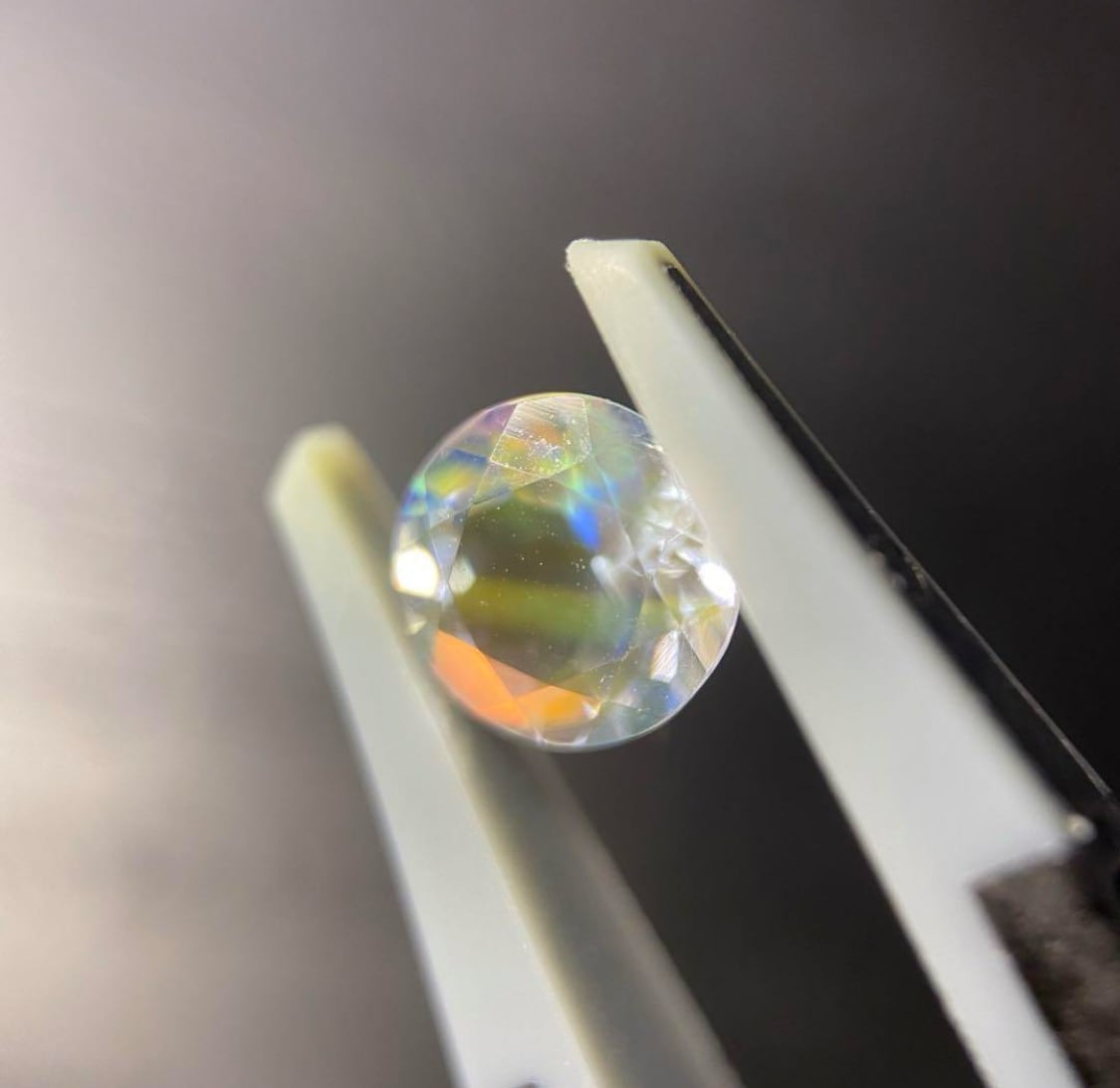 レインボームーンストーン0.735ct 宝石ルース レインボームーンストーン0.735ct 宝石ルース