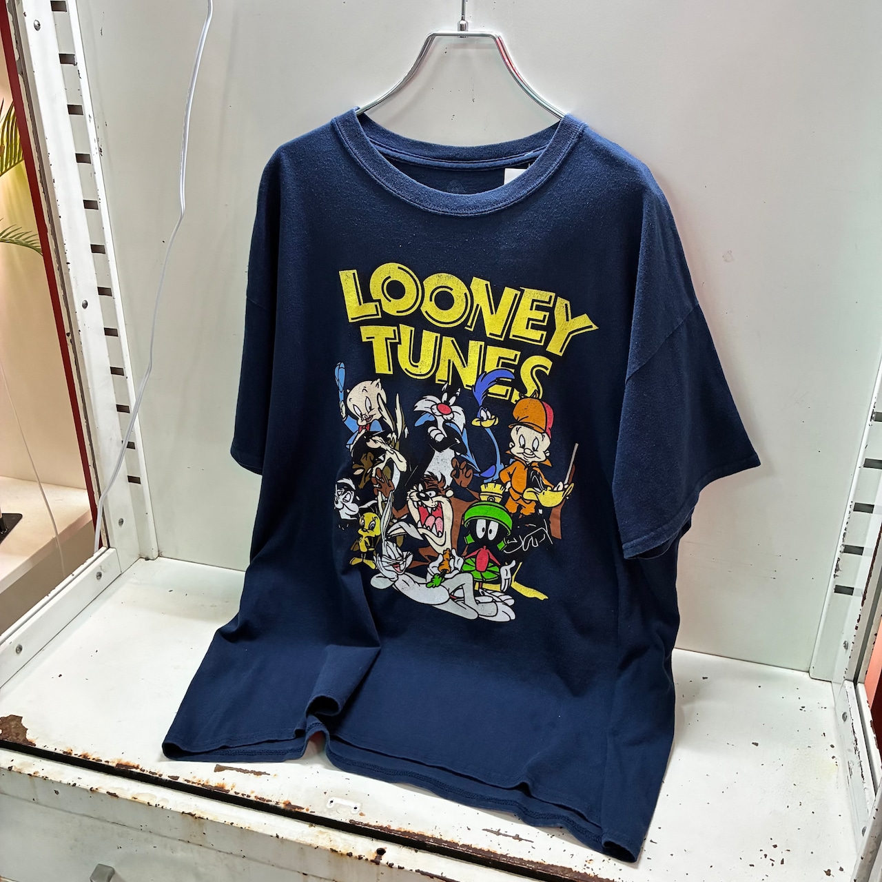 LOONEY TUNES キャラクタープリントTシャツ バッグス・バニー タズマニアンデビル ブラック