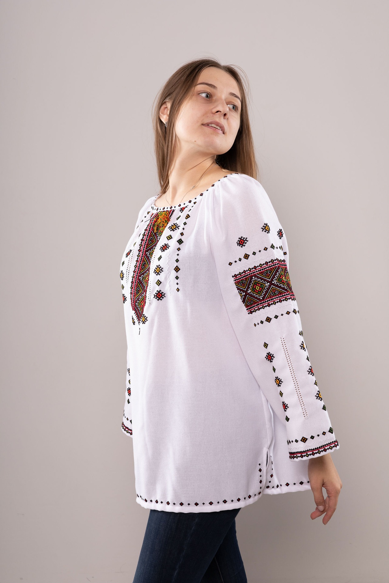 ウクライナ刺繍ヴィシヴァンカ・クラシック　手刺繍　麻　レディース・フリーサイズ - 17