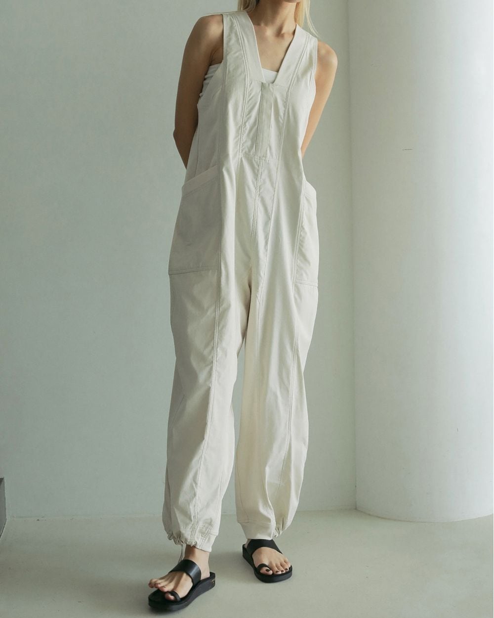 anuke 】Drawstring Vneck Combinaison | valance 福井