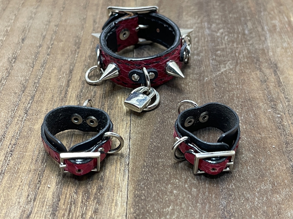 ヘビのミニ首輪&ミニ手枷チャーム （スパイクタイプ） | 革工房 
