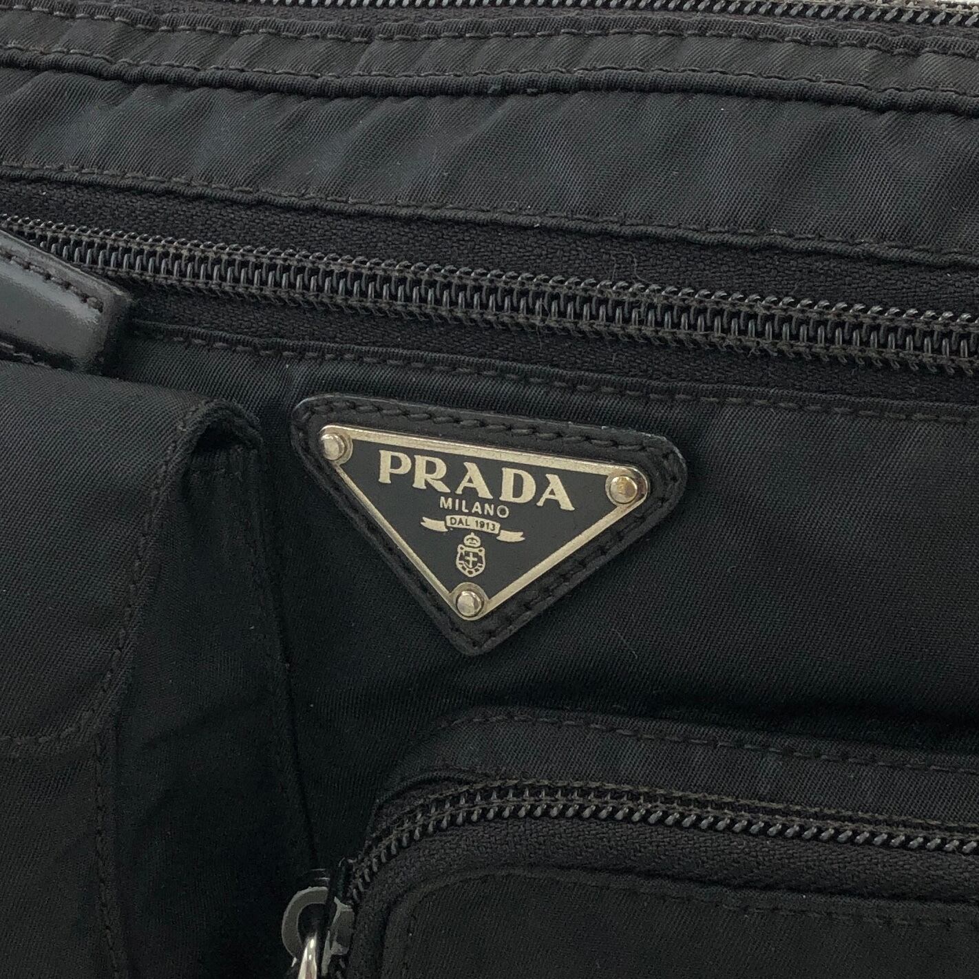 PRADA プラダ トライアングルロゴ ナイロン レザー ボディバッグ