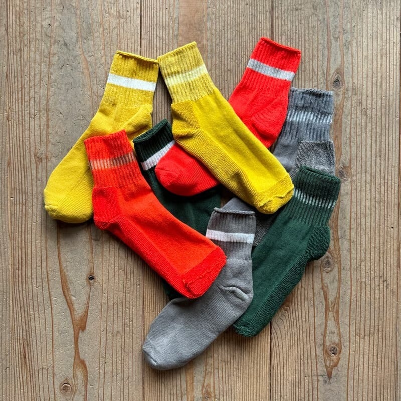 クネクネくつ下　ラインくつ下