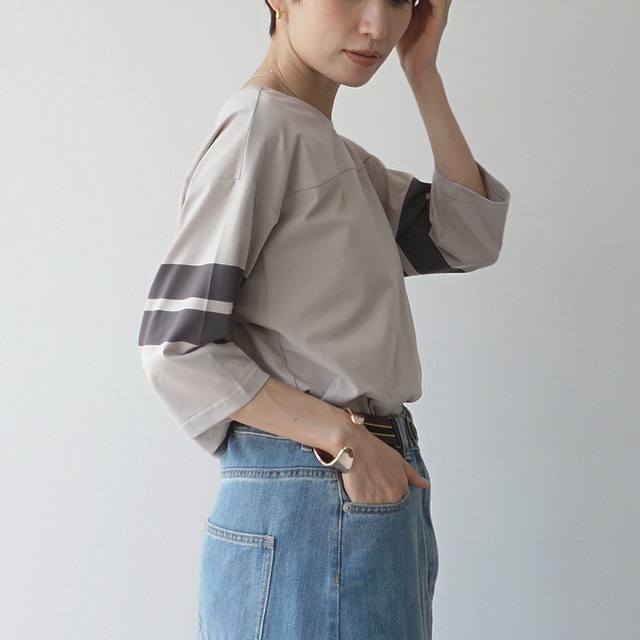 袖ラインプリントTシャツ