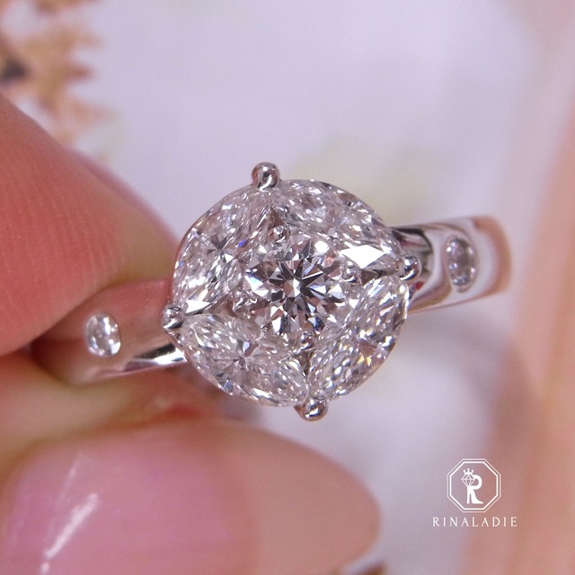 Pt900天然ダイヤモンドマーキスとラウンドのラグジュアリーリング