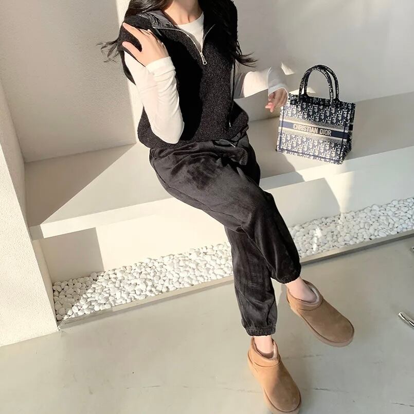 ハーフジップ⭐︎フード付きベスト