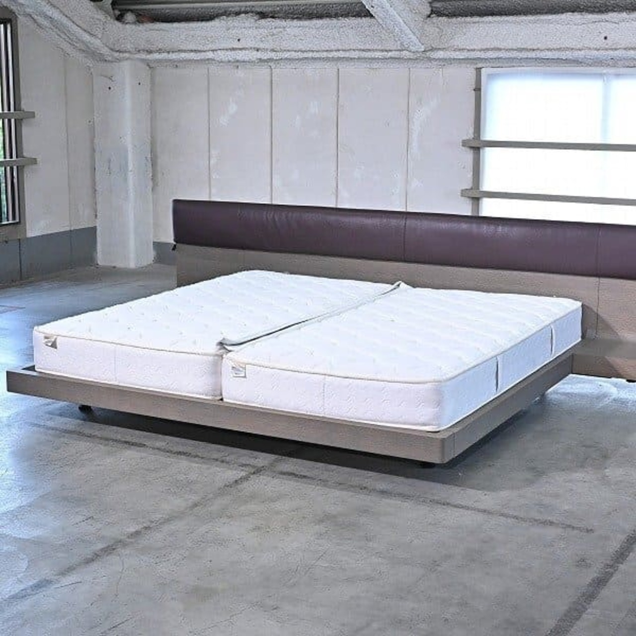 arflex 170万「VAKNA/ヴァクナ」キングサイズベッド サイドテーブル付 オーク材 マットレスセパレートタイプ モダン アルフレックス 高級【中古家具/中古インテリア/USED家具ユーズド家具/リサイクル】