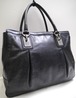美品★GIVENCHY ジバンシィ A4対応 男女可 ロゴ エンボス加工 レザー トート バッグ 黒★ 書類やタブレットもスッポリと収まる秀逸モデル♪