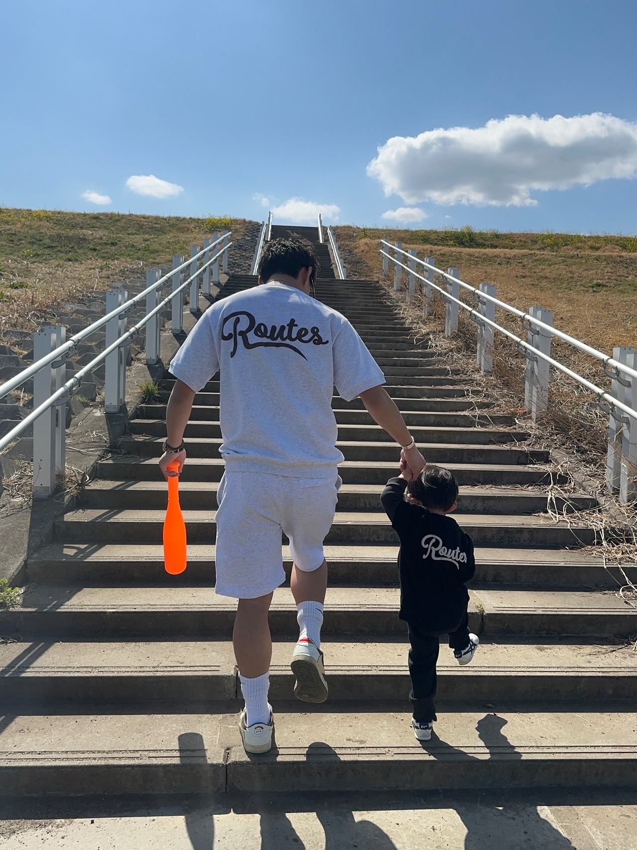 ROUTES LOGO SWEAT TEE / ASH