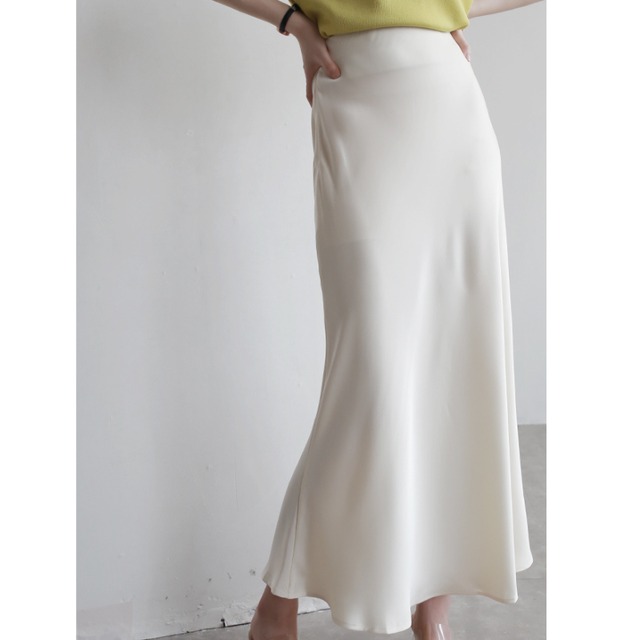 サテンフレアハイウエストロングスカート U0437