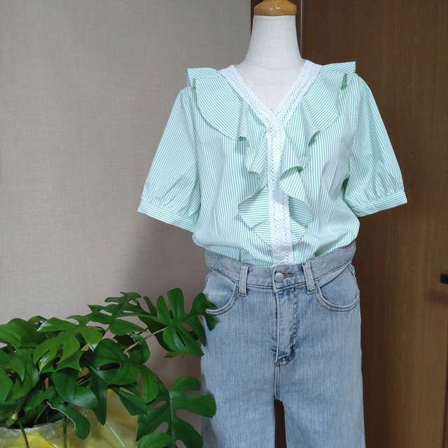 【MADE IN KOREA-送料無料◎-】大人ガーリー フリル半袖シャツ ブラウス (ライトグリーン)