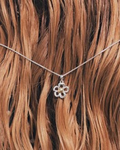 NICK GEAR  Flower necklace