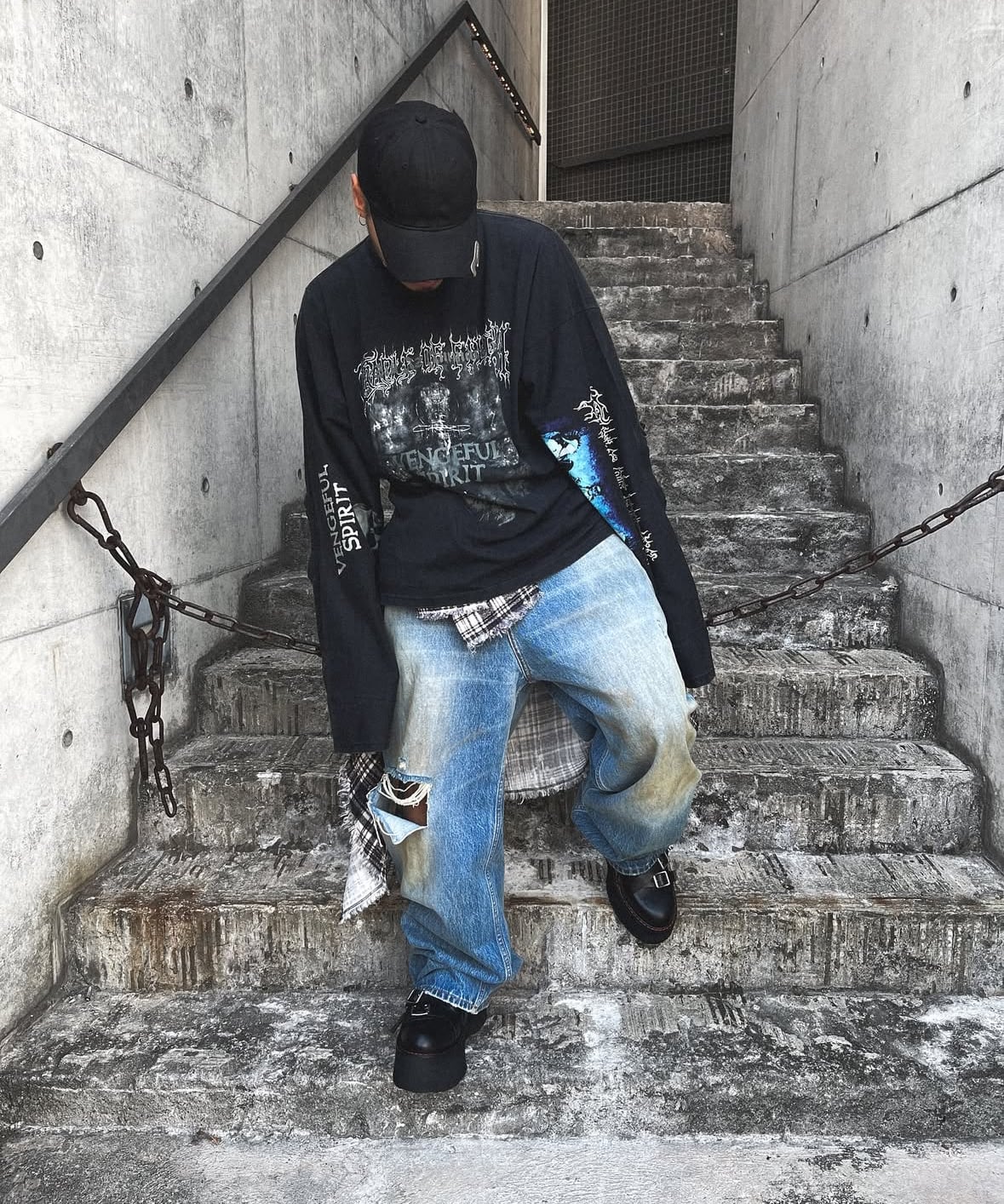VETEMENTS】COF SPIRIT CUT-UP T-SHIRT LONGSLEEVE | AYIN