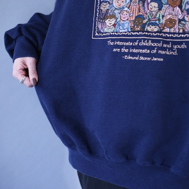 human weaving  illustration design XXL over silhouette sweat