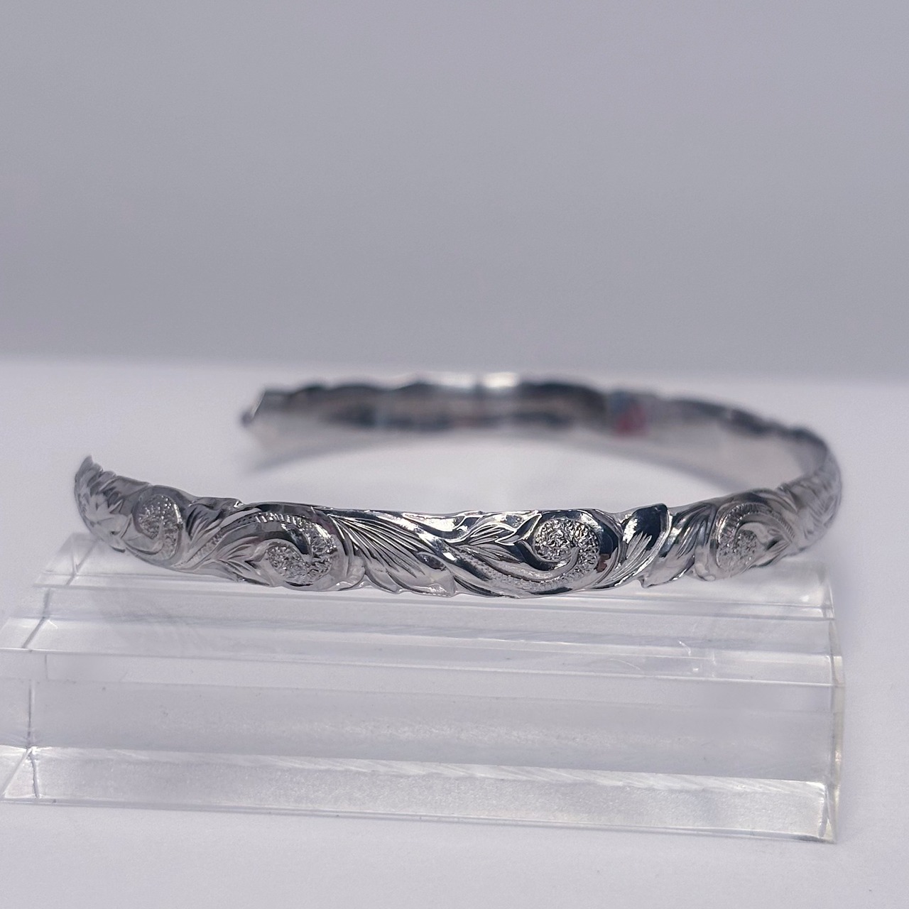 Classic Hawaiian Bangle -lucky plumeria / Silver-