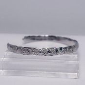 Classic Hawaiian Bangle -lucky plumeria / Silver-