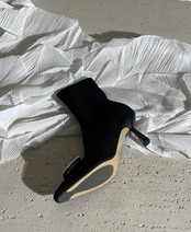 スエードハイヒールショートブーツ