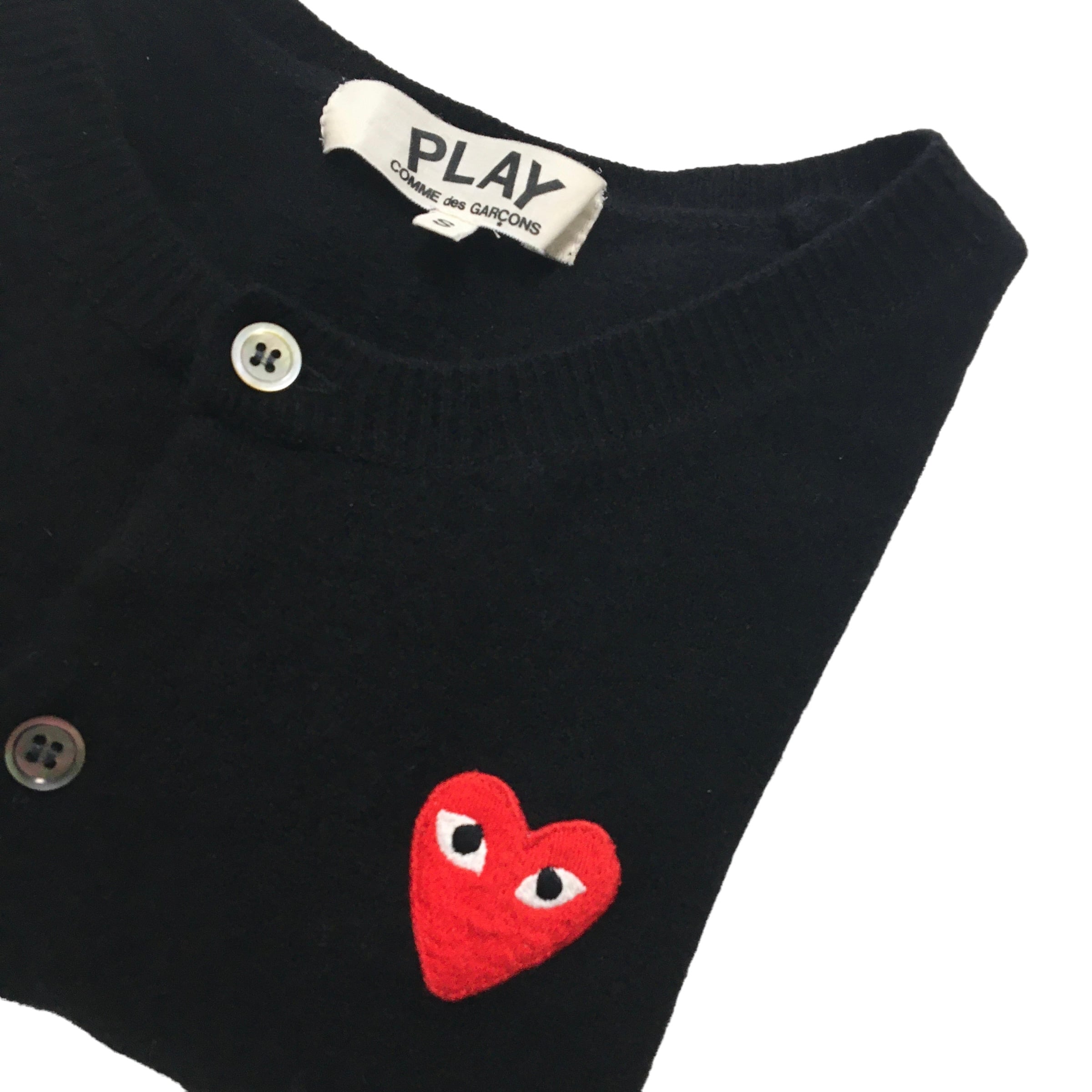 ま*)様 PLAY コムデギャルソン　ニットカーディガン　L パート刺繍ブラック ま*)様 PLAY コムデギャルソン ニットカーディガン L パート刺繍