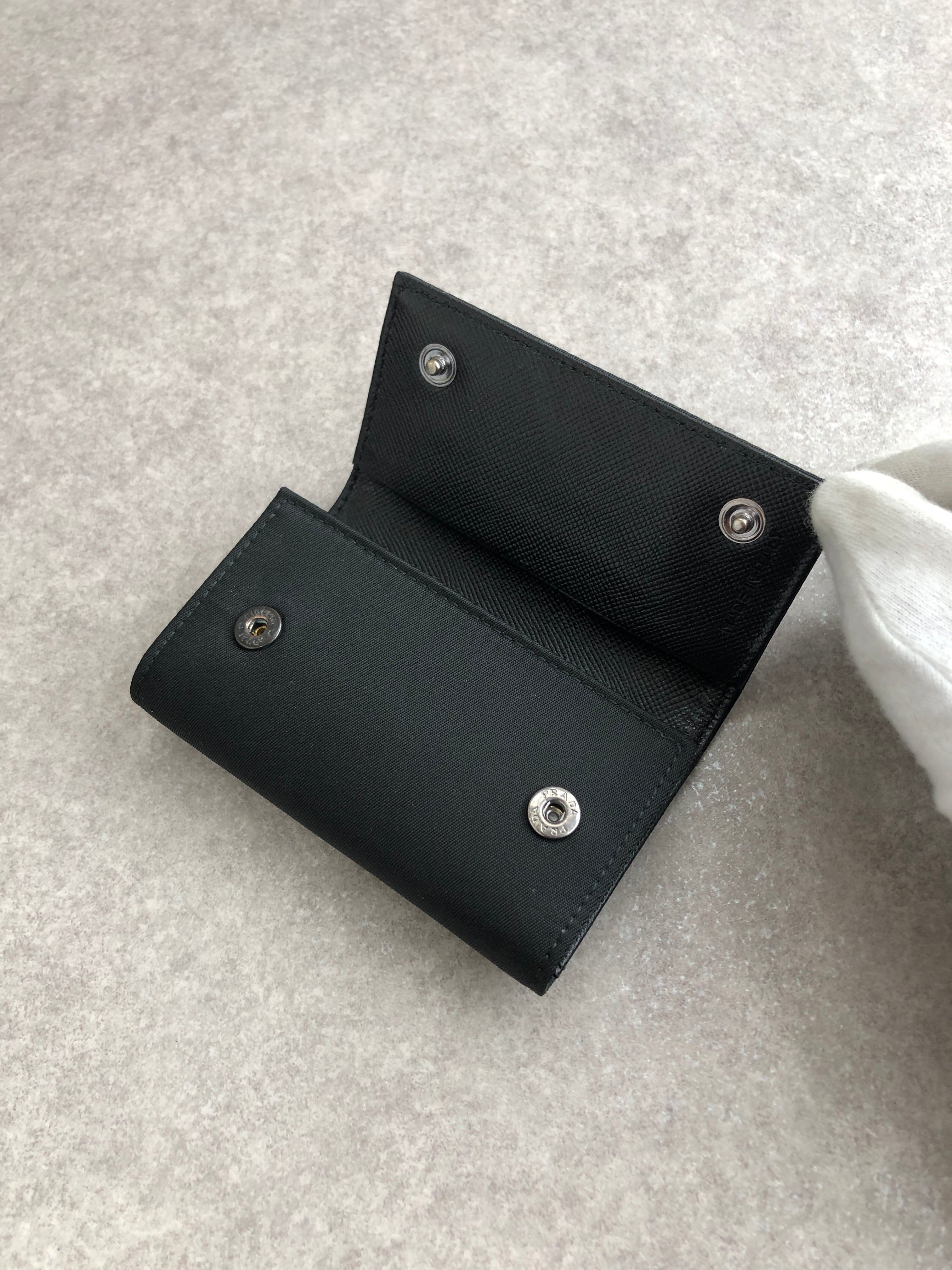 PRADA プラダ キーケース ブラック トライアングルロゴ ナイロン 6連