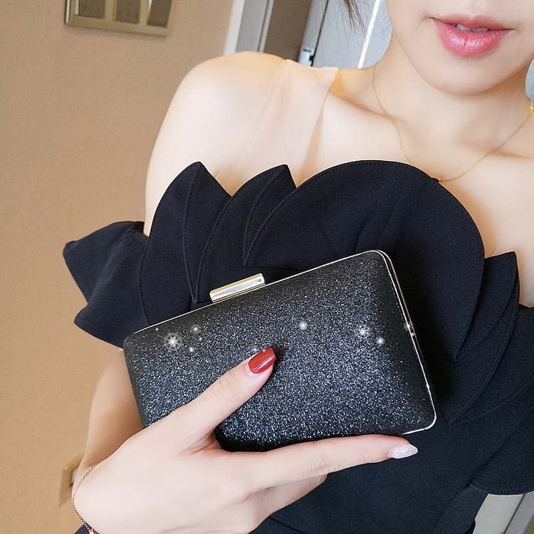 ティファニー　パーティーバッグ ゴールドチェーンつき ティファニー パーティーバッグ ゴールドチェーンつき （Tiffany