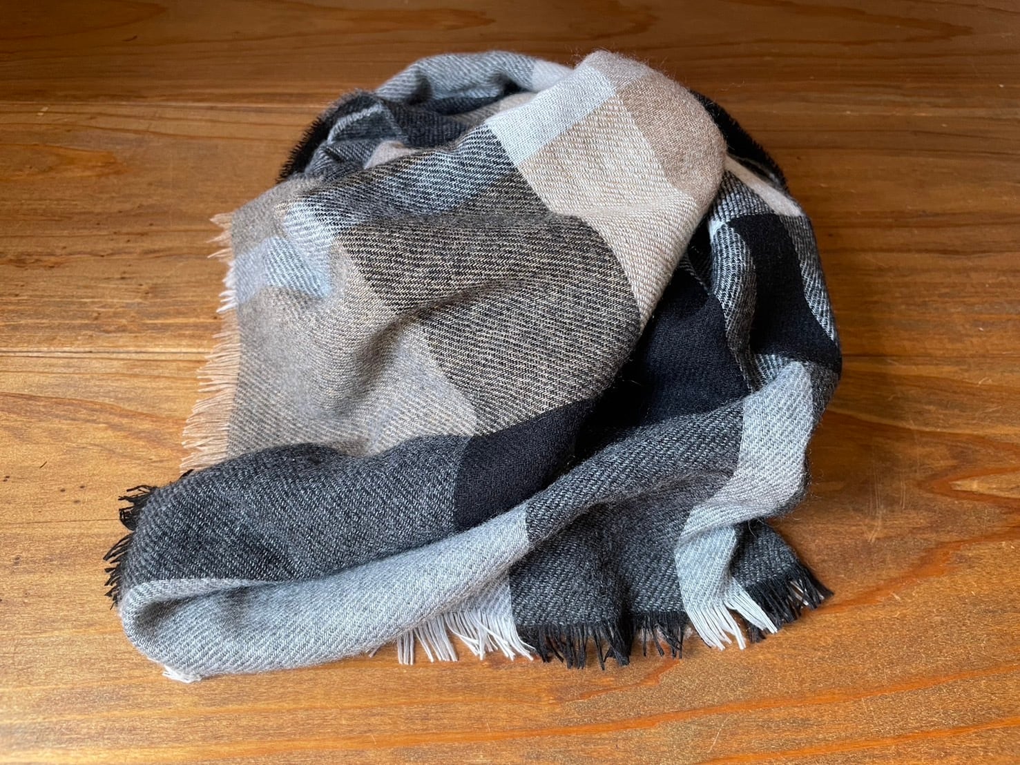 JOHNSTONS CASHMERE LIGHT WEIGNT STOLES ジョンストンズライト